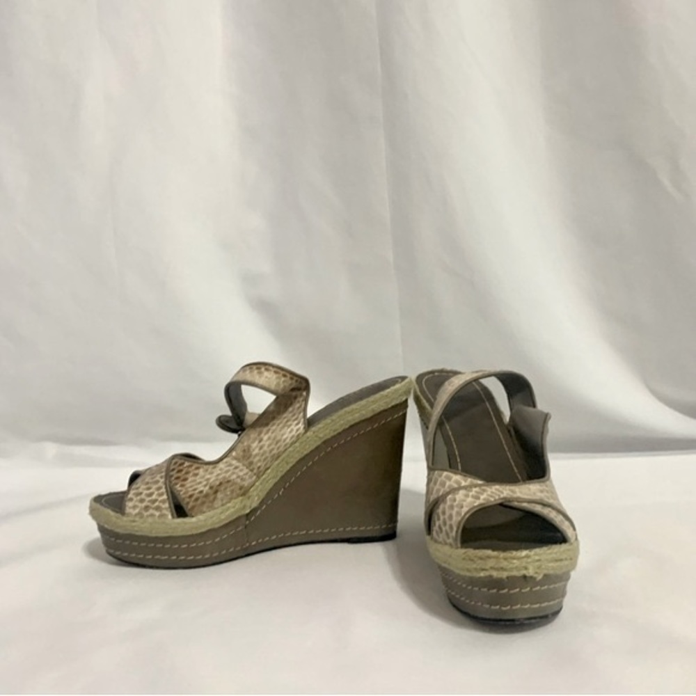 Women’s Vince Camuto Peep Toe slingback Cream Gray animal print Sz9 EUC